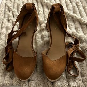 Women’s brown wedges